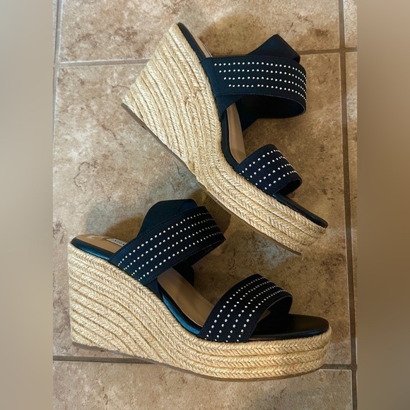 Steve Madden Axil Wedge Sandals with Studded Straps - Picture 3 of 7